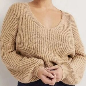 Boden Size XL Size 14 Cream Wiith Metallic Gold Over SizedV-Neck Sweater